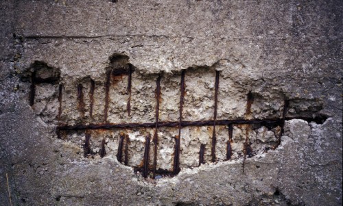 Разрушение бетона причины укладка бетонной смеси формула