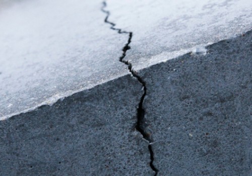 Замерз бетон: критические условия для работ и последствия