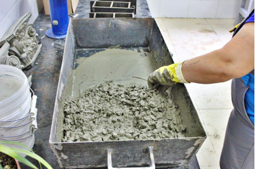 Напрягающий цемент: применение и достоинства материала