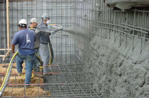 Нанесение бетонной смеси
